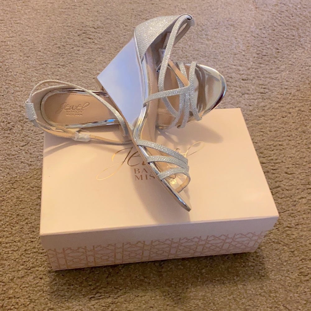Jewel Badgley Mischka shoes, size 10 brand new